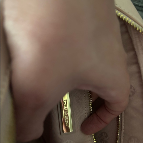 Tory Burch Blush Quilted Crossbody Bag - Picture 12 of 13
